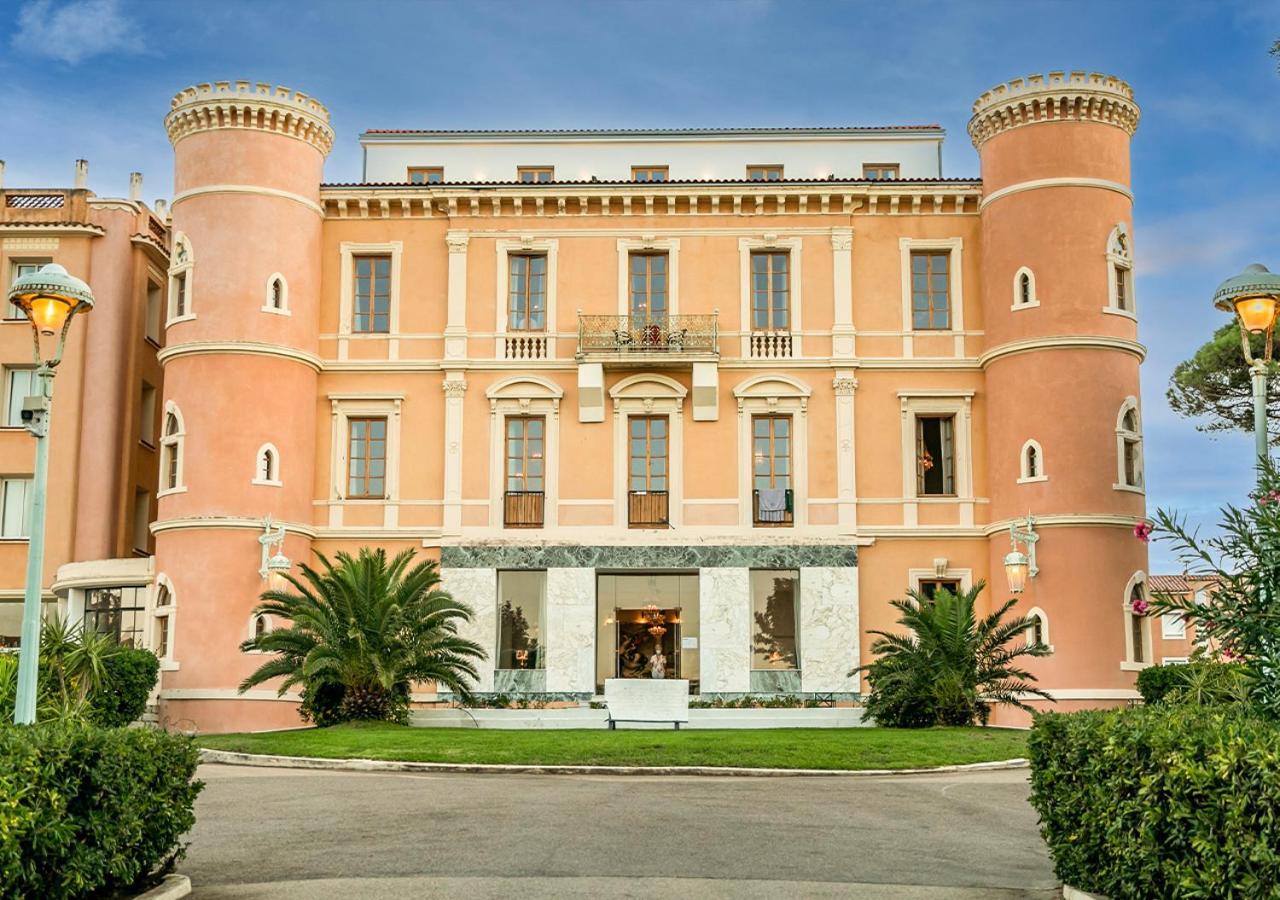 Langley Resort Napoleon Bonaparte LʼÎle-Rousse Dış mekan fotoğraf